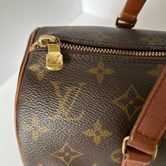 Louis Vuitton Papillon 30 Bag - Picture 8 of 15